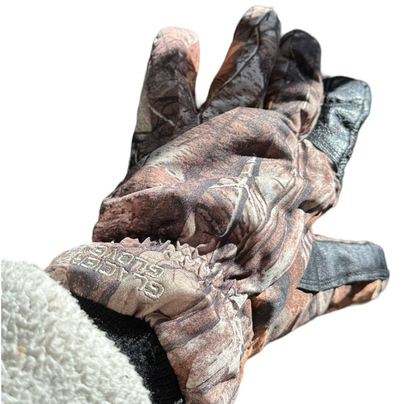 347. Men’s Glacier Glove Thinsulate 2X Realtree Camouflage Gloves - Picture 6 of 8
